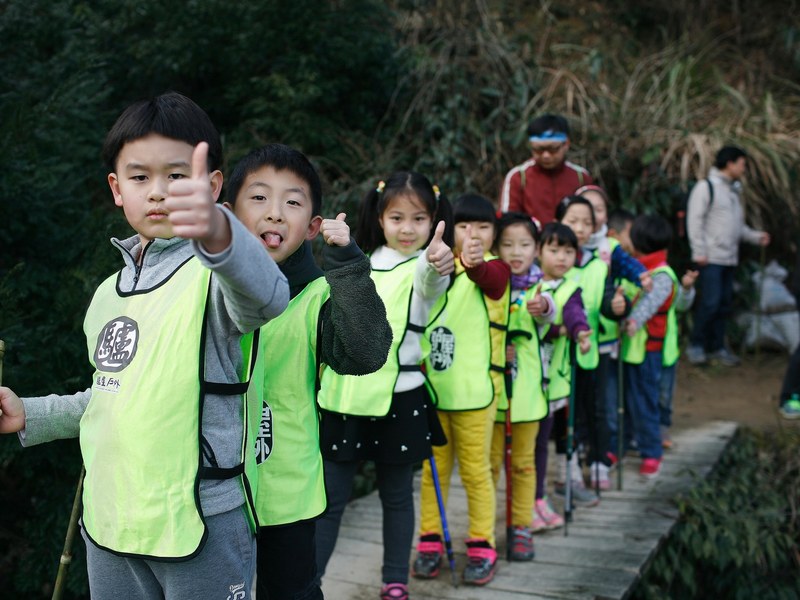职业体验独立营 孩子走进企业总部学习
