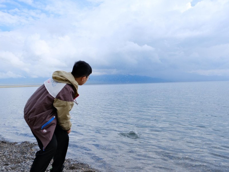 驴屋旅途故事 征文投稿第十二篇——赛里木湖(顾梓骁)