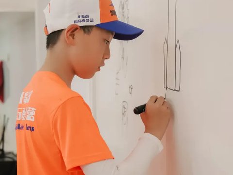 山野徒步溯溪